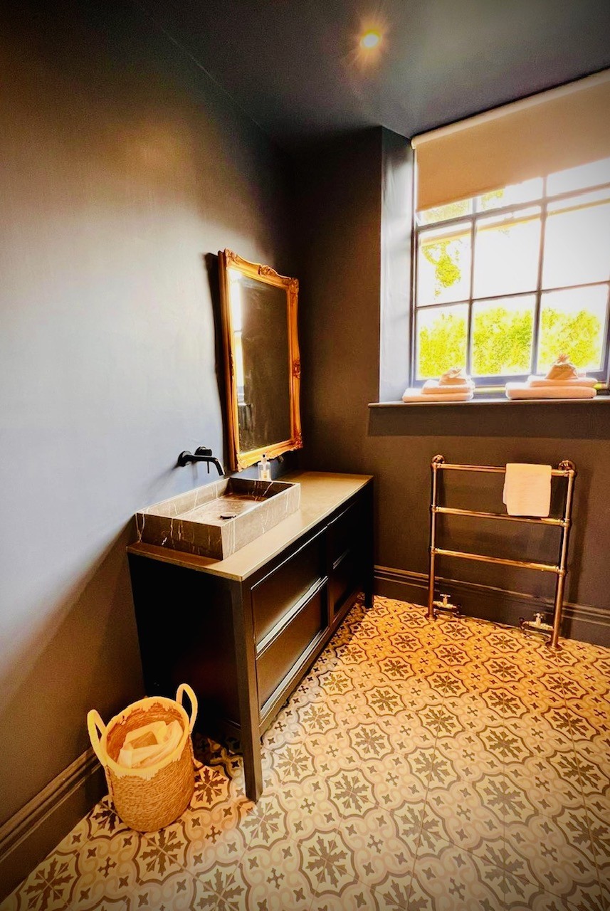 India Suite Bathroom